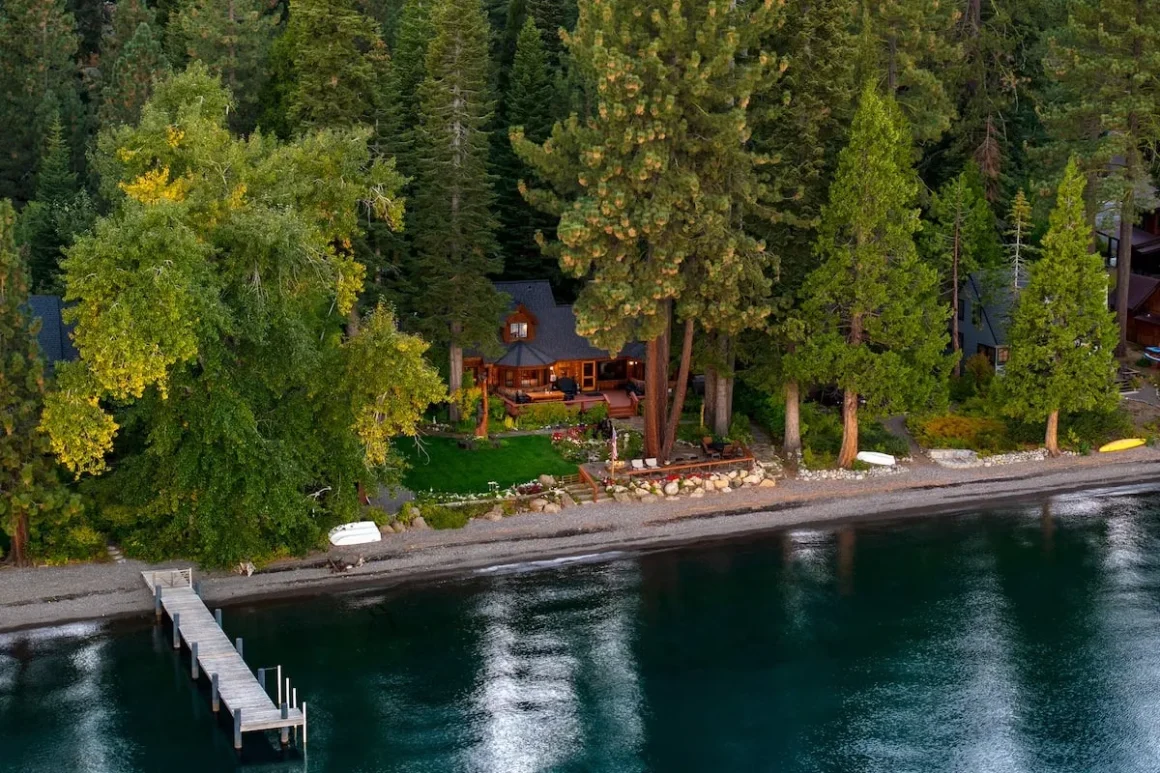 12 Quintessential Lake Tahoe Airbnbs for a True Alpine Experience