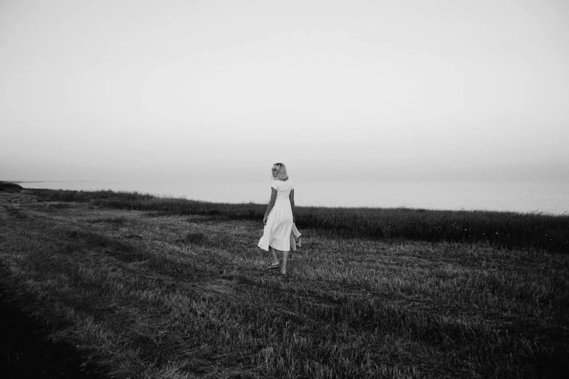 The 9 Major Benefits of Walking After Dinner